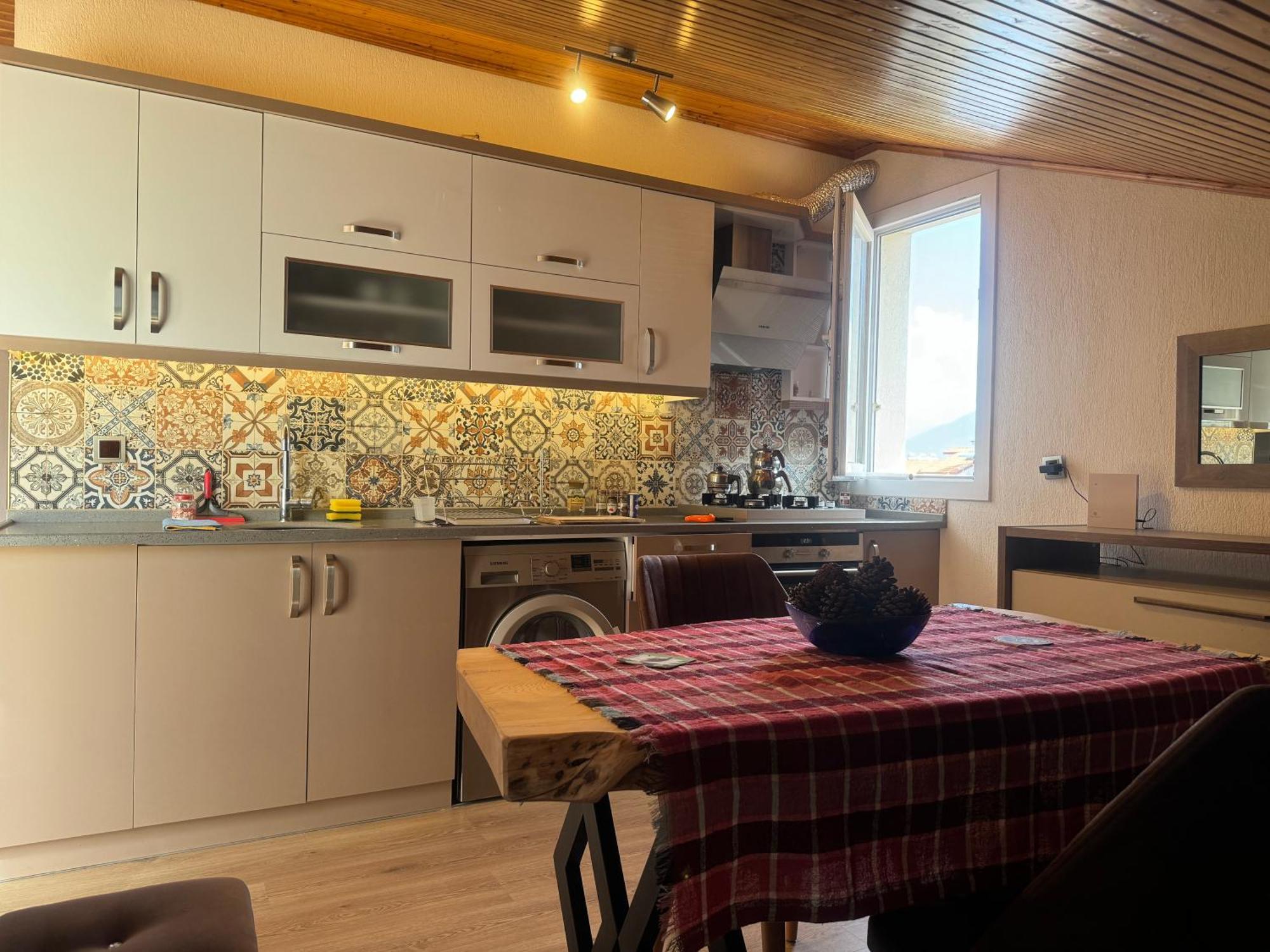 Apartment 1 Bedroom Close To Bus Station And Mall 200 Mb Wifi *